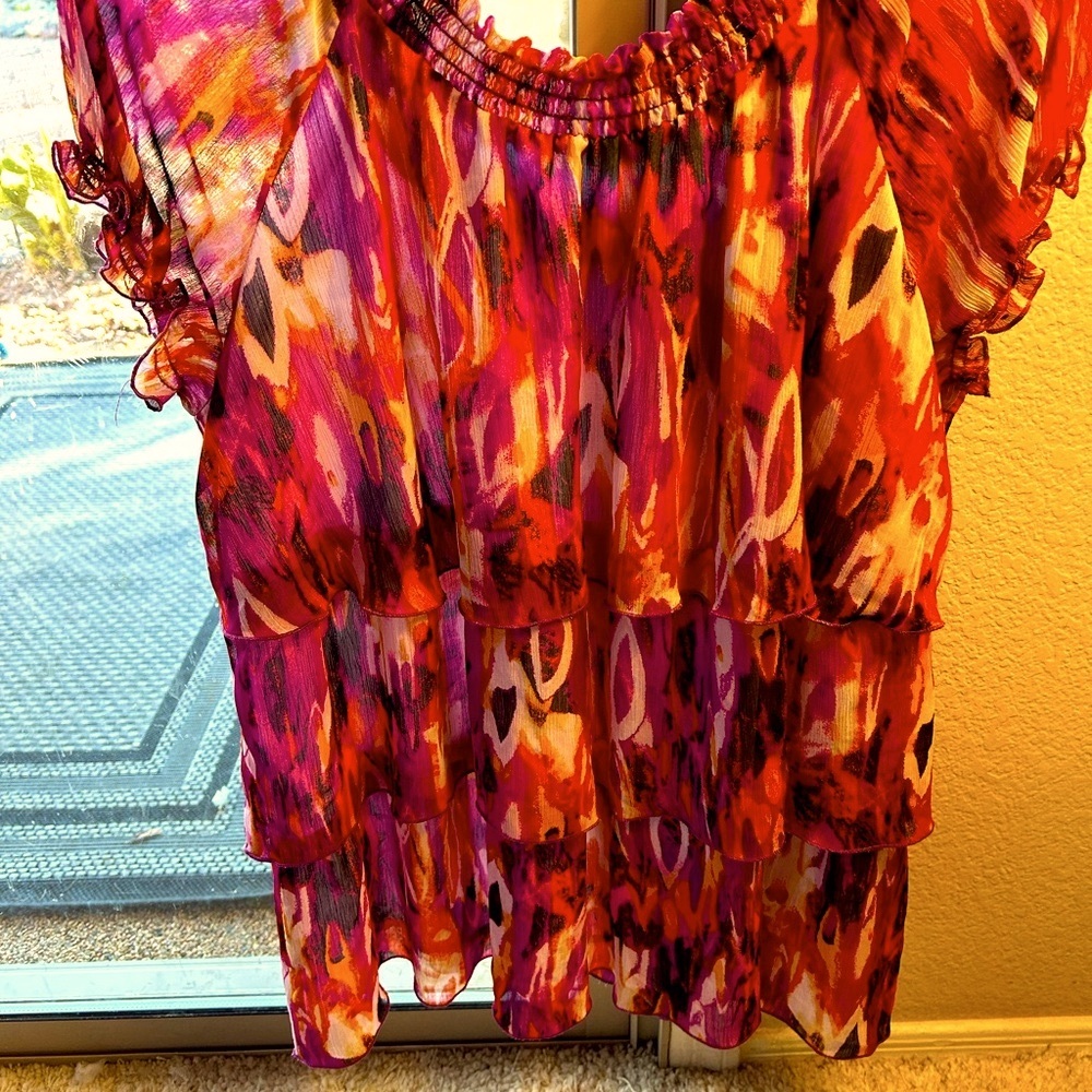Layered. Smock top. XL.  Colorful